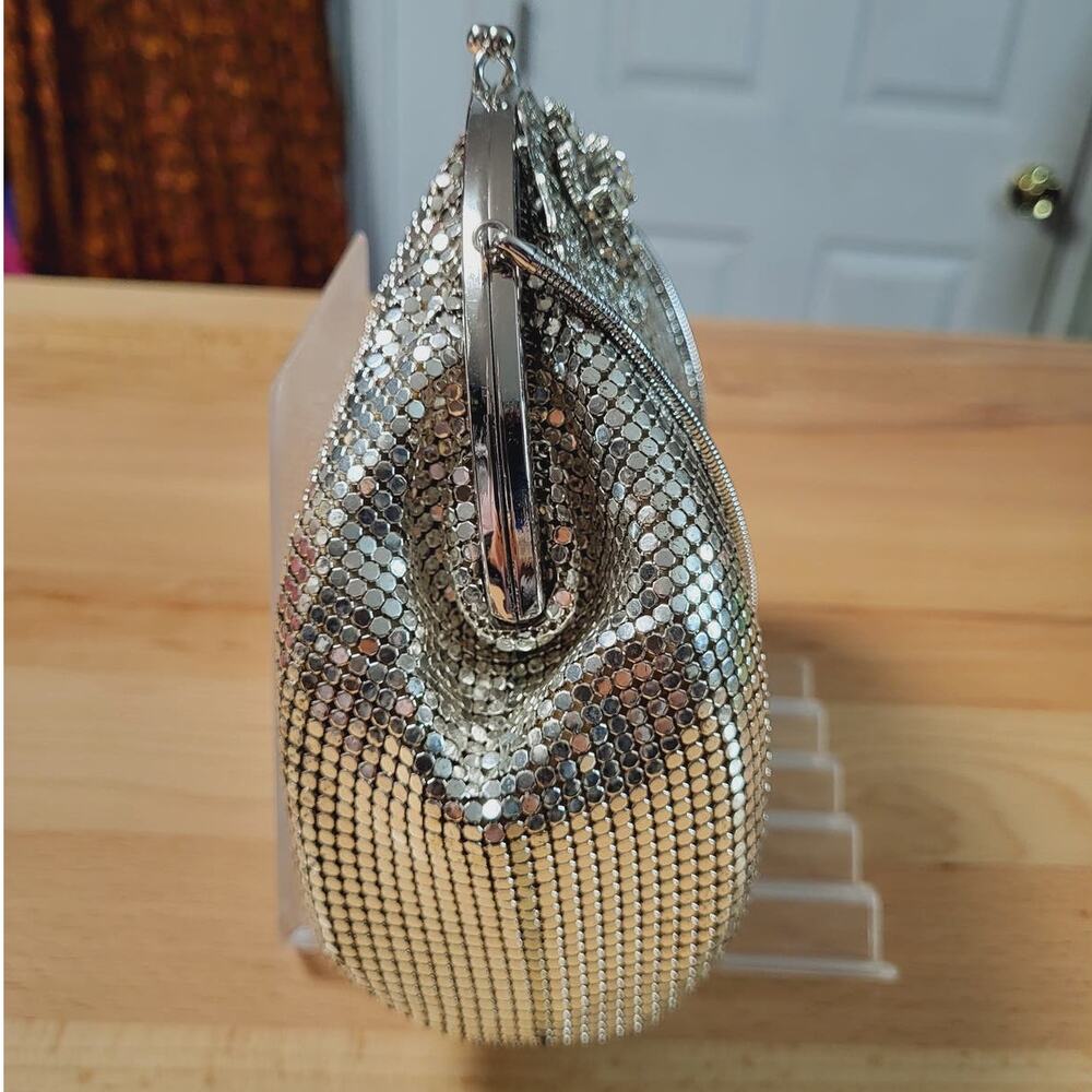 Vintage Whiting & Davis Silver Mesh Kiss Lock Dome Shape Bag Made in USA - Picture 4 of 7